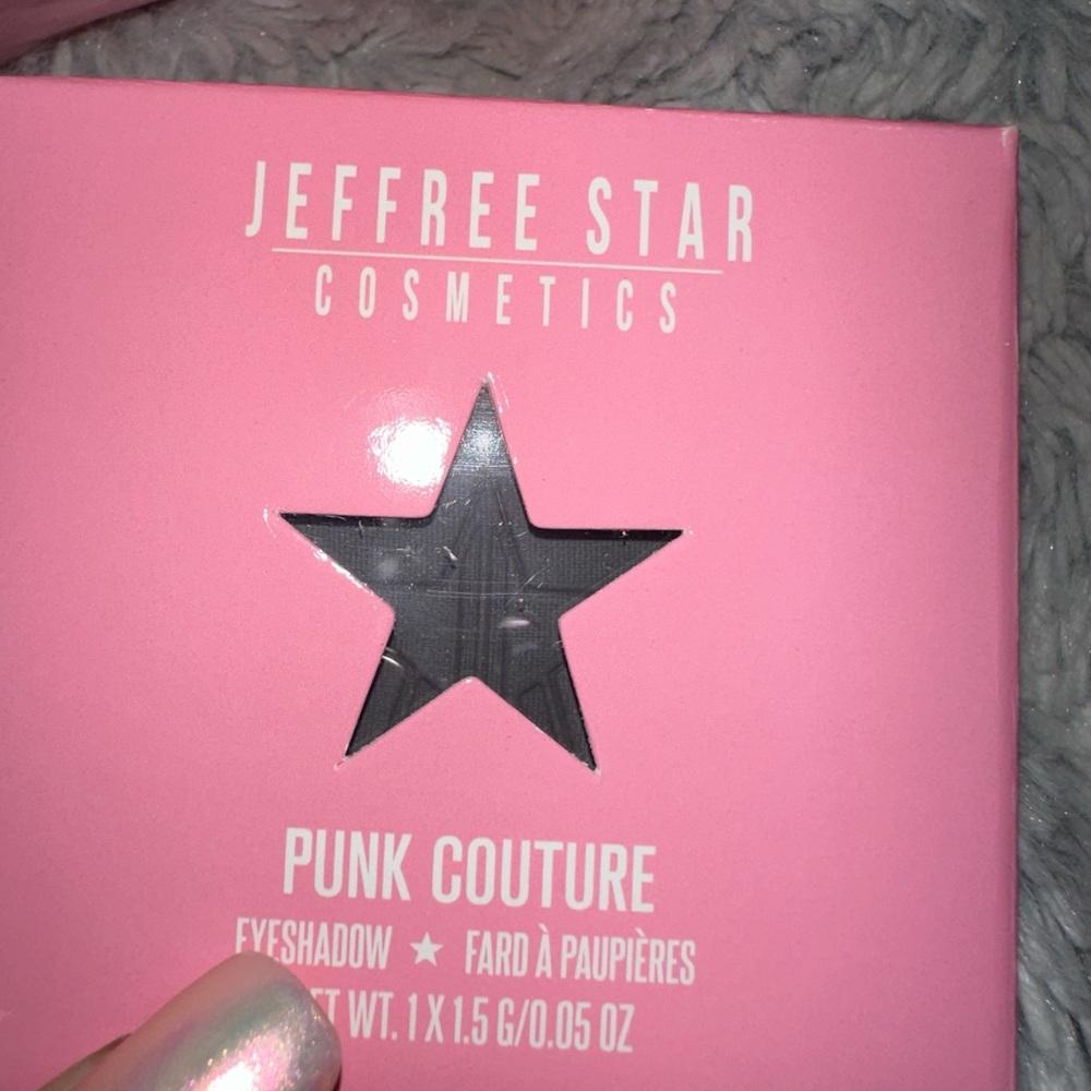 Jeffree Star Punk Couture Eyeshadow in Pink